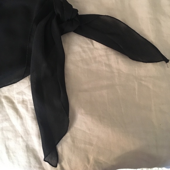 Guess Sheer Top - Great Condition - Picture 2 of 6